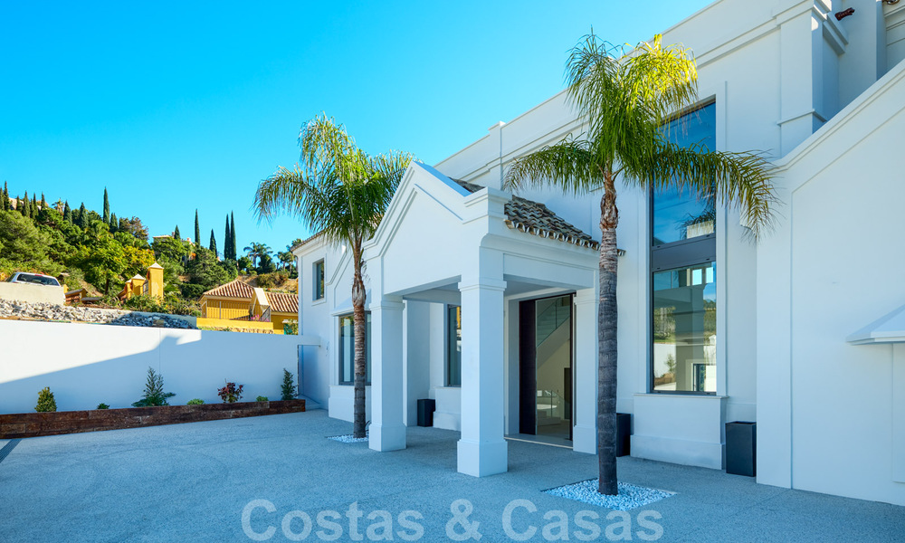 Majestuosa y contemporánea villa mediterránea de lujo en venta con vistas al mar en la exclusiva zona de El Madroñal en Benahavis - Marbella 38842