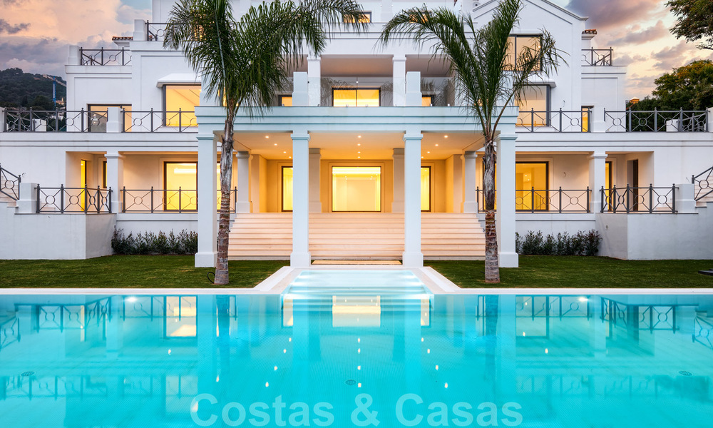 Majestuosa y contemporánea villa mediterránea de lujo en venta con vistas al mar en la exclusiva zona de El Madroñal en Benahavis - Marbella 38854