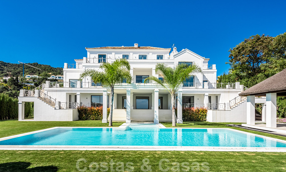 Majestuosa y contemporánea villa mediterránea de lujo en venta con vistas al mar en la exclusiva zona de El Madroñal en Benahavis - Marbella 38883
