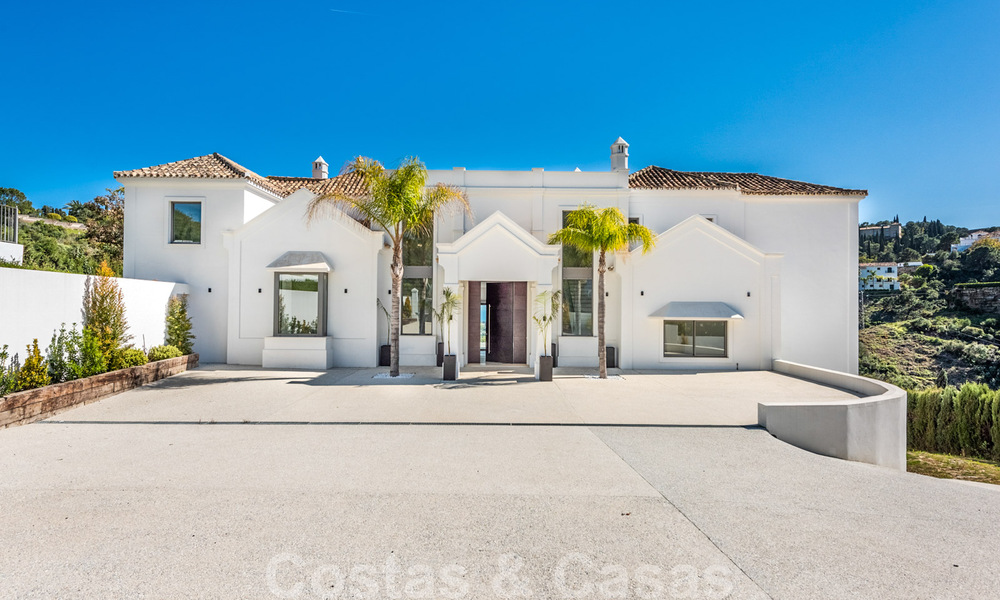 Majestuosa y contemporánea villa mediterránea de lujo en venta con vistas al mar en la exclusiva zona de El Madroñal en Benahavis - Marbella 38886