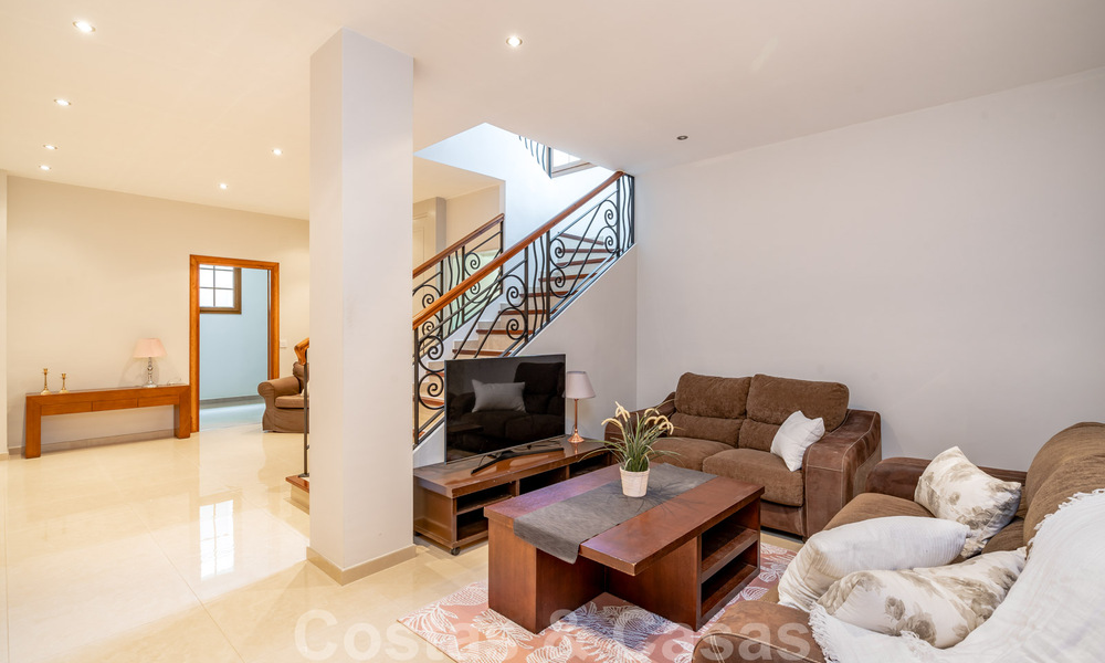 Elegante villa de lujo en venta en una gran parcela en Mijas, Costa del Sol 38965
