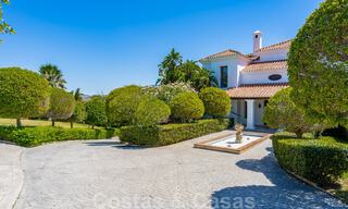 Elegante villa de lujo en venta en una gran parcela en Mijas, Costa del Sol 38981 