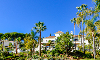 Majestuosa propiedad palaciega en venta casita de invitados independiente y total privacidad rodeada de campos de golf en Benahavis - Marbella 38984 