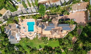 Majestuosa propiedad palaciega en venta casita de invitados independiente y total privacidad rodeada de campos de golf en Benahavis - Marbella 55925 