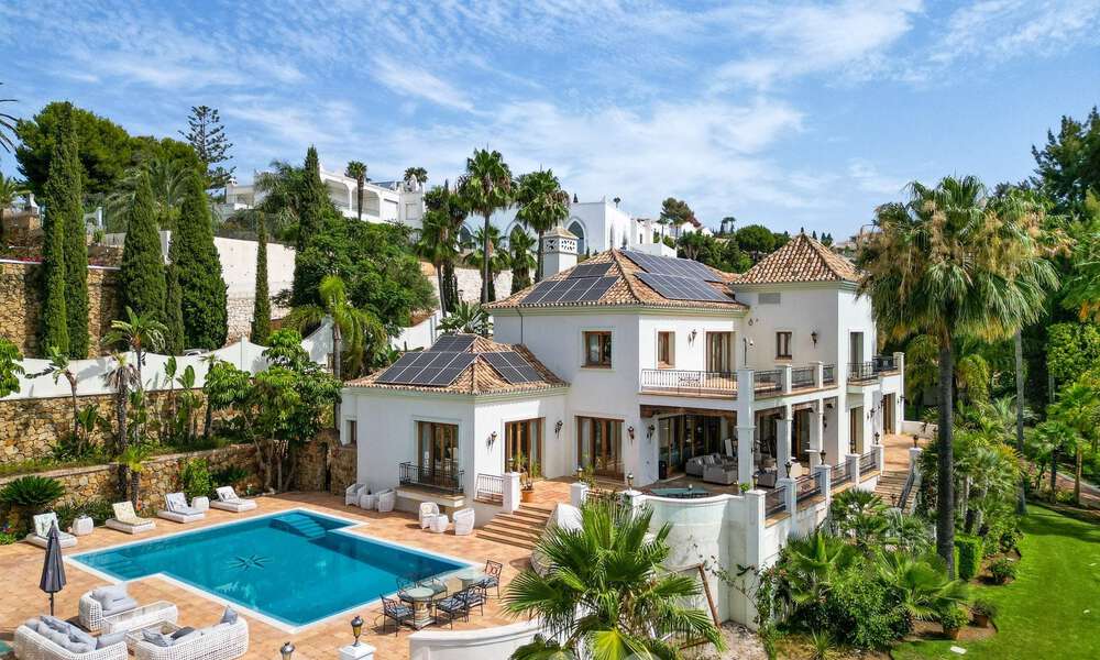 Majestuosa propiedad palaciega en venta casita de invitados independiente y total privacidad rodeada de campos de golf en Benahavis - Marbella 55927
