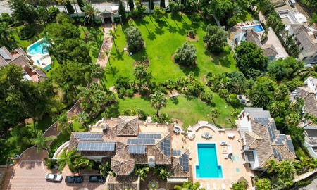 Majestuosa propiedad palaciega en venta casita de invitados independiente y total privacidad rodeada de campos de golf en Benahavis - Marbella 55928