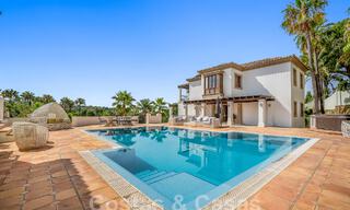 Majestuosa propiedad palaciega en venta casita de invitados independiente y total privacidad rodeada de campos de golf en Benahavis - Marbella 55929 