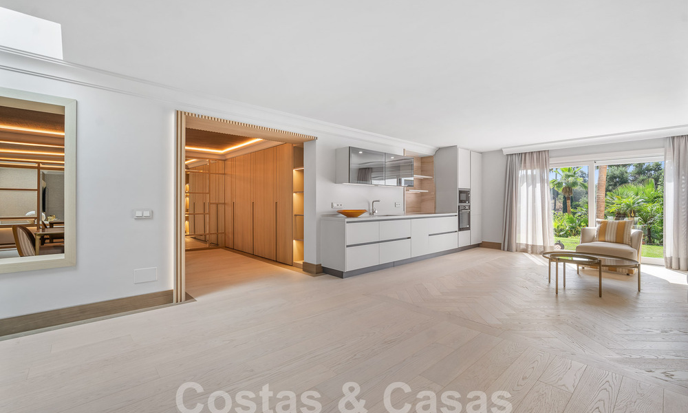 Majestuosa propiedad palaciega en venta casita de invitados independiente y total privacidad rodeada de campos de golf en Benahavis - Marbella 55936