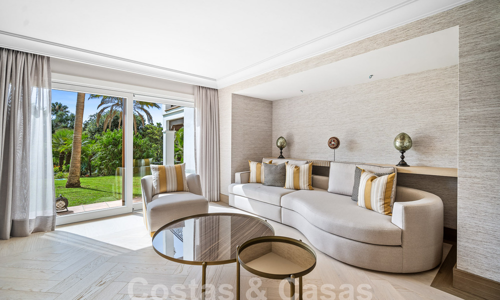 Majestuosa propiedad palaciega en venta casita de invitados independiente y total privacidad rodeada de campos de golf en Benahavis - Marbella 55937