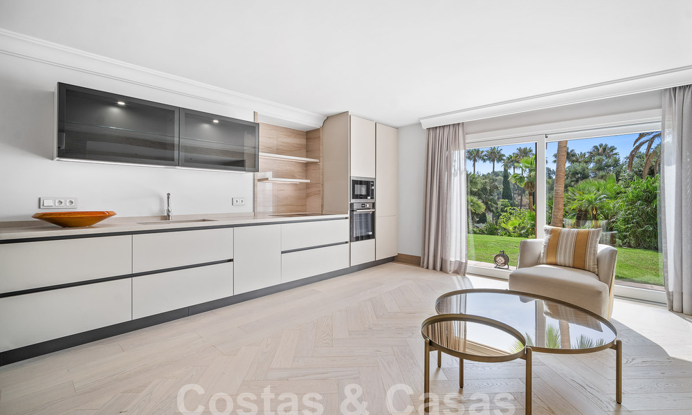 Majestuosa propiedad palaciega en venta casita de invitados independiente y total privacidad rodeada de campos de golf en Benahavis - Marbella 55938