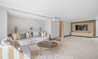 Majestuosa propiedad palaciega en venta casita de invitados independiente y total privacidad rodeada de campos de golf en Benahavis - Marbella 55939 