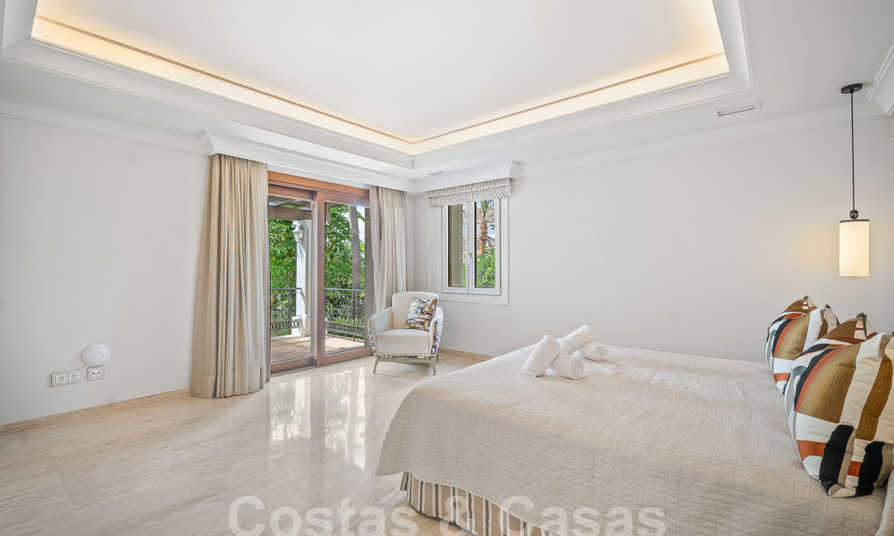 Majestuosa propiedad palaciega en venta casita de invitados independiente y total privacidad rodeada de campos de golf en Benahavis - Marbella 55944