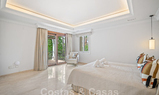 Majestuosa propiedad palaciega en venta casita de invitados independiente y total privacidad rodeada de campos de golf en Benahavis - Marbella 55944 