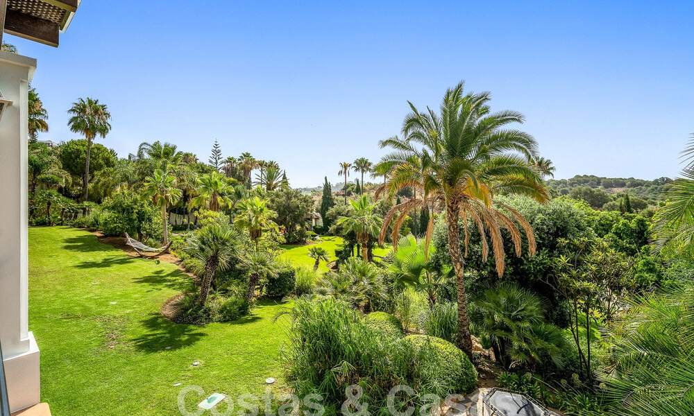 Majestuosa propiedad palaciega en venta casita de invitados independiente y total privacidad rodeada de campos de golf en Benahavis - Marbella 55949