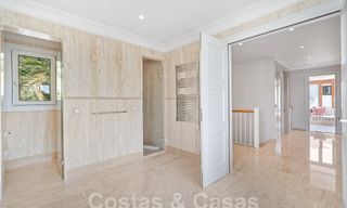 Majestuosa propiedad palaciega en venta casita de invitados independiente y total privacidad rodeada de campos de golf en Benahavis - Marbella 55951 