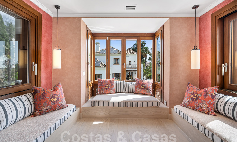 Majestuosa propiedad palaciega en venta casita de invitados independiente y total privacidad rodeada de campos de golf en Benahavis - Marbella 55956