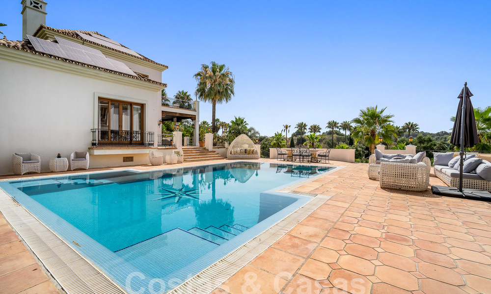 Majestuosa propiedad palaciega en venta casita de invitados independiente y total privacidad rodeada de campos de golf en Benahavis - Marbella 55957