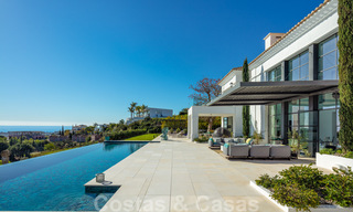 Prestigiosa y contemporánea villa mediterránea en venta, en primera línea de golf en un resort de cinco estrellas en Benahavis - Marbella 39014 