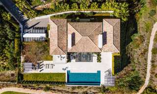 Prestigiosa y contemporánea villa mediterránea en venta, en primera línea de golf en un resort de cinco estrellas en Benahavis - Marbella 39019 