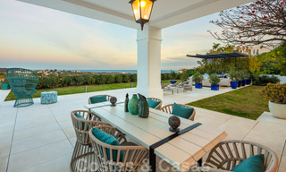 Prestigiosa y contemporánea villa mediterránea en venta, en primera línea de golf en un resort de cinco estrellas en Benahavis - Marbella 39041 