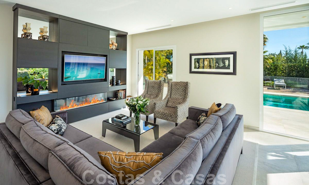 Villa contemporánea y moderna en venta en Nueva Andalucía, Marbella 39076