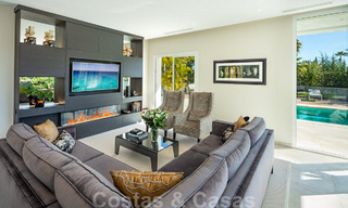Villa contemporánea y moderna en venta en Nueva Andalucía, Marbella 39076 