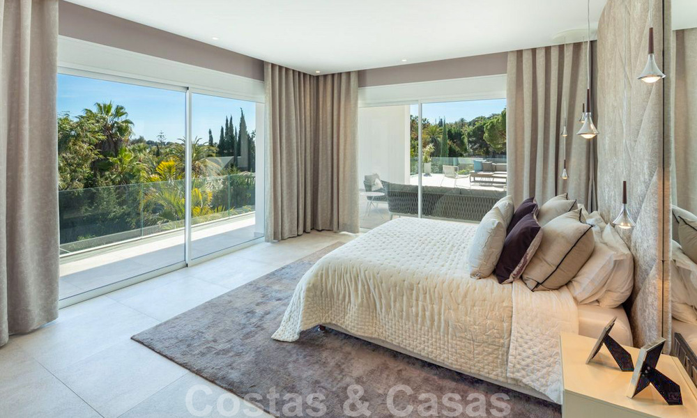 Villa contemporánea y moderna en venta en Nueva Andalucía, Marbella 39081
