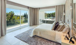 Villa contemporánea y moderna en venta en Nueva Andalucía, Marbella 39081 