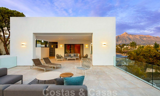 Villa contemporánea y moderna en venta en Nueva Andalucía, Marbella 39091 