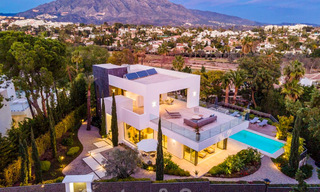 Villa contemporánea y moderna en venta en Nueva Andalucía, Marbella 39094 