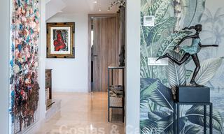 Moderno y contemporáneo ático en venta con vistas panorámicas al valle y al mar en la exclusiva Benahavis - Marbella 39116 