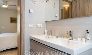 Moderno y contemporáneo ático en venta con vistas panorámicas al valle y al mar en la exclusiva Benahavis - Marbella 39119 