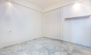 Amplio apartamento en venta con vistas panorámicas al mar en un resort de golf en Nueva Andalucía, Marbella 39152 