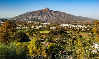 Amplio apartamento en venta con vistas panorámicas al mar en un resort de golf en Nueva Andalucía, Marbella 39675 