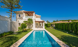 Villa mediterránea en venta en una exclusiva zona residencial en la playa de la Milla de Oro de Marbella 39183 
