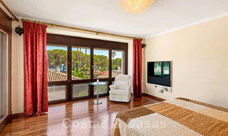 Villa mediterránea en venta en una exclusiva zona residencial en la playa de la Milla de Oro de Marbella 39187 