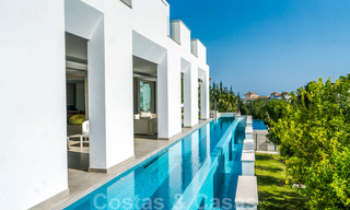 Impresionante, moderna, villa de lujo en venta con vistas panorámicas al mar en Nueva Andalucía, Marbella, a poca distancia de Puerto Banús 39206 
