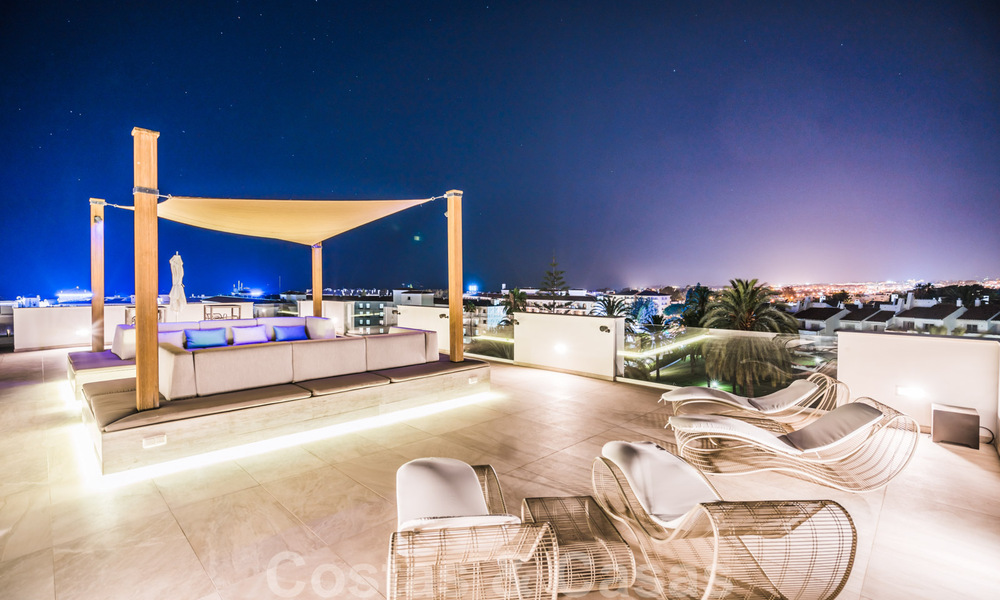 Impresionante, moderna, villa de lujo en venta con vistas panorámicas al mar en Nueva Andalucía, Marbella, a poca distancia de Puerto Banús 39231