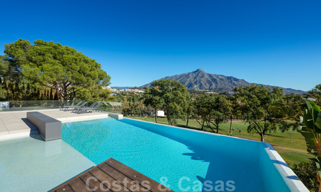 Villa contemporánea de lujo en venta, de primera línea de Las Brisas Golf con impresionantes vistas en Nueva Andalucía, Marbella 39245