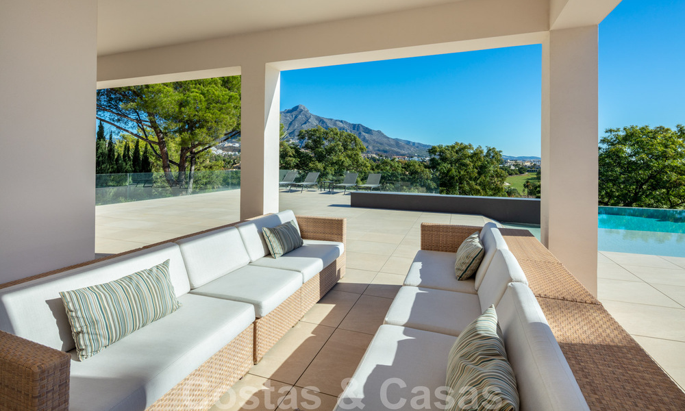 Villa contemporánea de lujo en venta, de primera línea de Las Brisas Golf con impresionantes vistas en Nueva Andalucía, Marbella 39247