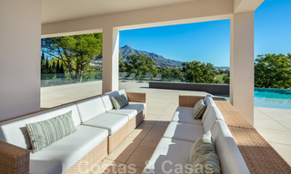 Villa contemporánea de lujo en venta, de primera línea de Las Brisas Golf con impresionantes vistas en Nueva Andalucía, Marbella 39247 