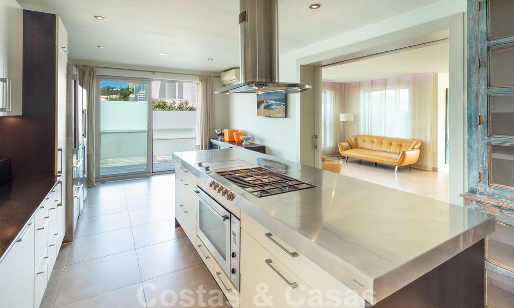 Villa contemporánea de lujo en venta, de primera línea de Las Brisas Golf con impresionantes vistas en Nueva Andalucía, Marbella 39252