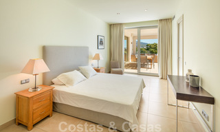 Villa contemporánea de lujo en venta, de primera línea de Las Brisas Golf con impresionantes vistas en Nueva Andalucía, Marbella 39255 