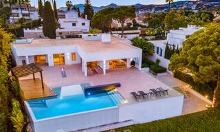 Villa contemporánea de lujo en venta, de primera línea de Las Brisas Golf con impresionantes vistas en Nueva Andalucía, Marbella 39262 