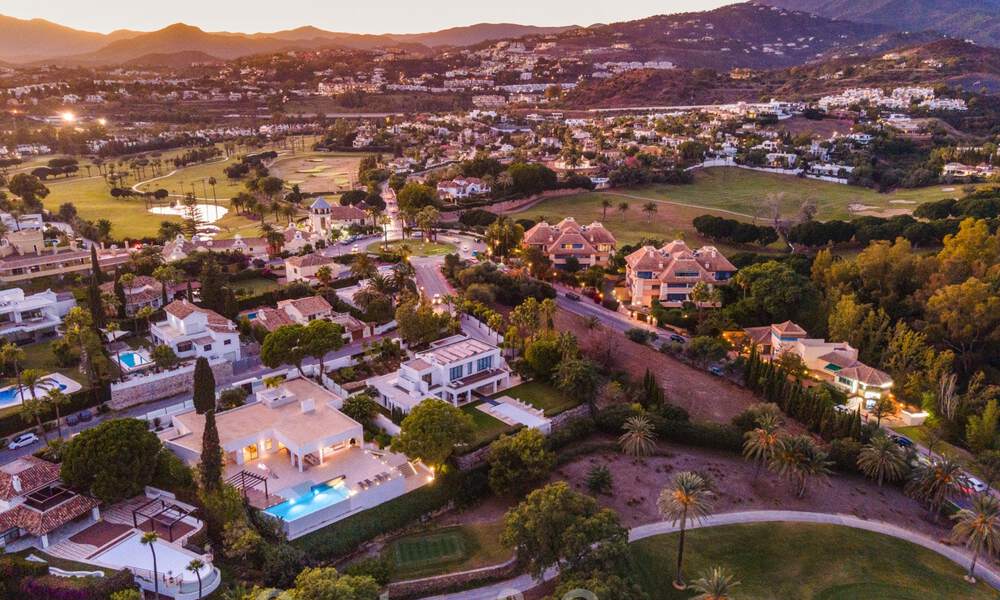 Villa contemporánea de lujo en venta, de primera línea de Las Brisas Golf con impresionantes vistas en Nueva Andalucía, Marbella 39265