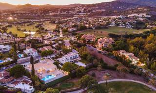 Villa contemporánea de lujo en venta, de primera línea de Las Brisas Golf con impresionantes vistas en Nueva Andalucía, Marbella 39265 