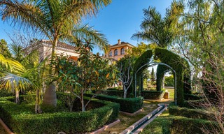 Se vende villa de lujo de un estilo mediterráneo con vistas al mar en un complejo de golf de cinco estrellas en Benahavís - Marbella 39299 