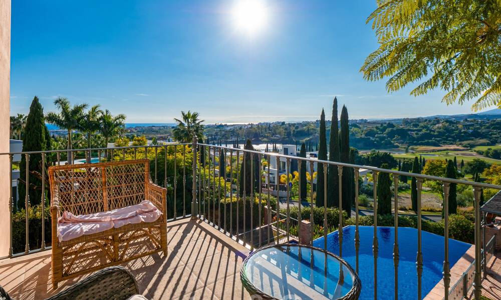 Se vende villa de lujo de un estilo mediterráneo con vistas al mar en un complejo de golf de cinco estrellas en Benahavís - Marbella 39305