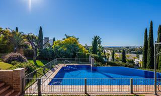 Se vende villa de lujo de un estilo mediterráneo con vistas al mar en un complejo de golf de cinco estrellas en Benahavís - Marbella 39312 