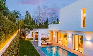 Lista para entrar a vivir, nueva y moderna villa en venta en Guadalmina a un paso de San Pedro en Marbella 39338 
